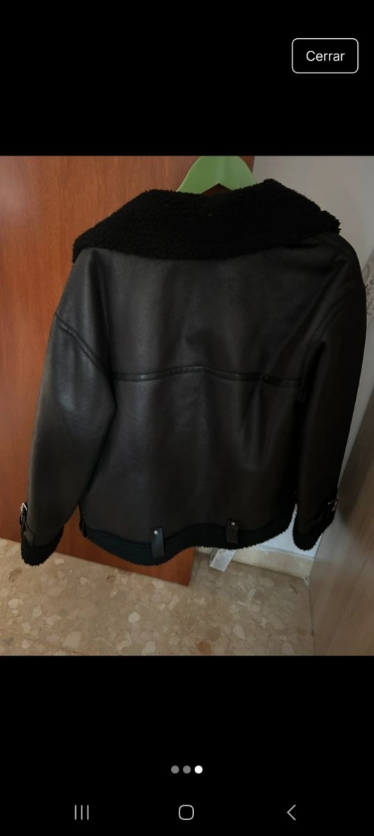 Chamarra Zara negra oversize talla M