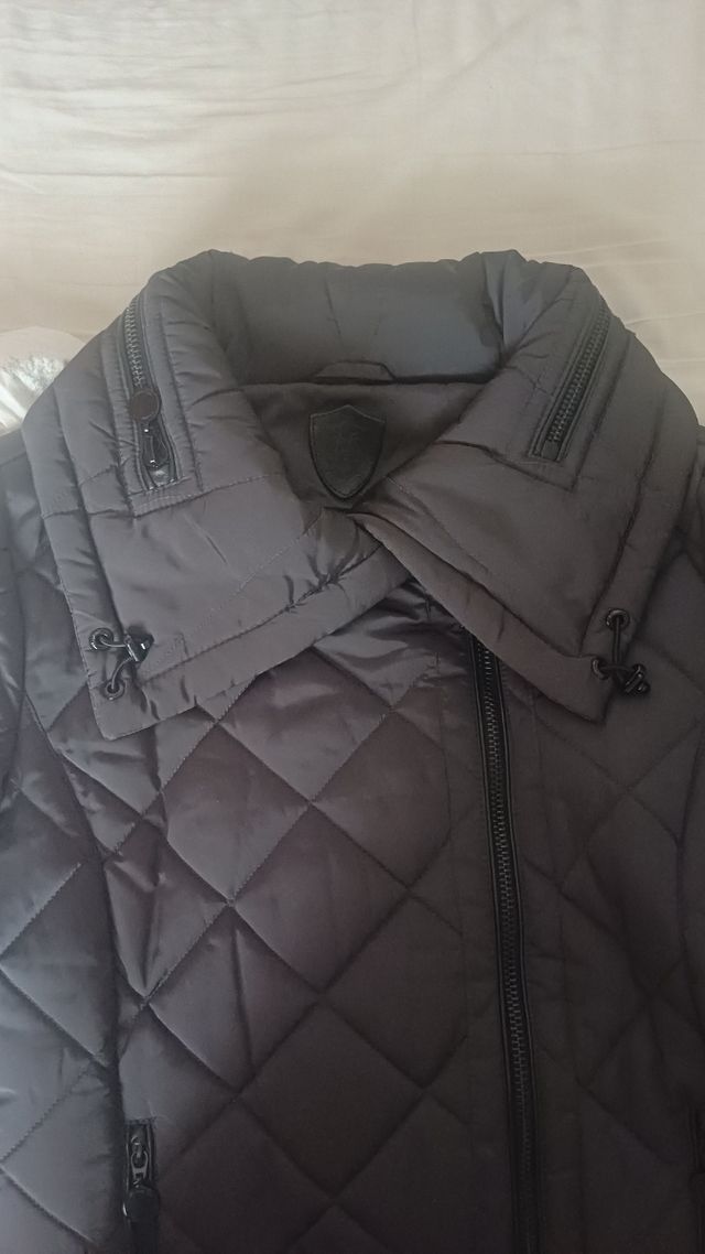 Cazadora acolchada negra