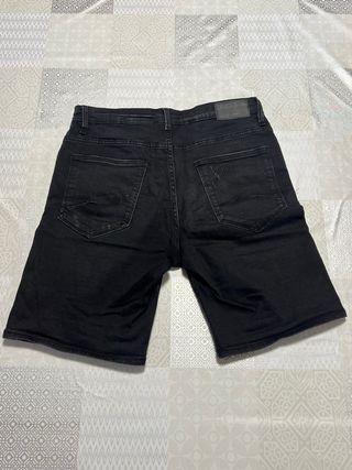 Bermuda Negra P&B