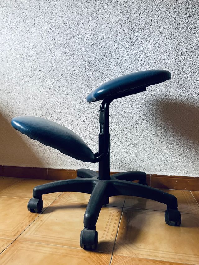Silla ergonómica azul
