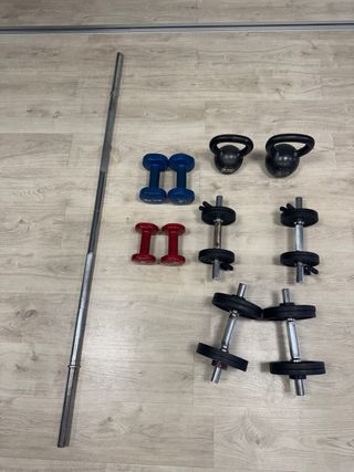 Kit fitness: barra, mancuernas, pesas rusas