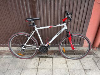 Bicicleta Decathlon Rockrider PARA REPARAR