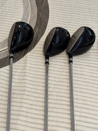 Juego de palos y bolsa de golf usados