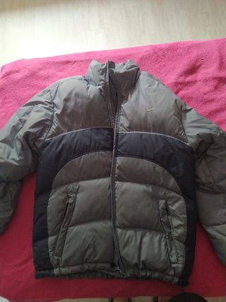 Chaqueta Nike gris-negra