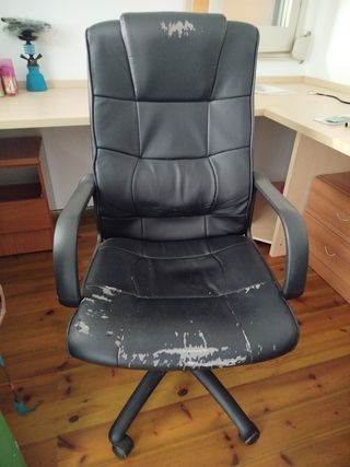Silla escritorio negra - piel sintética