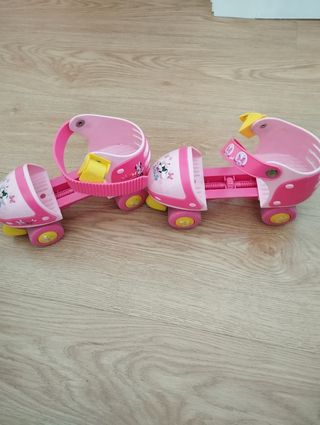  Se regalan patines Minnie Mouse niña