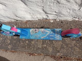 Patinete Frozen Elsa niñ@ con caja incluida.