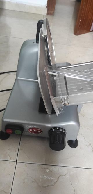 Cortadora de embutidos RGV
