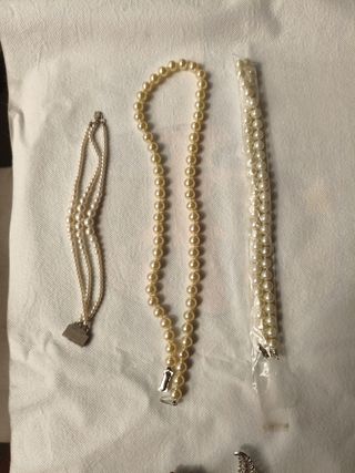 Collares y pulsera perlas imitación
