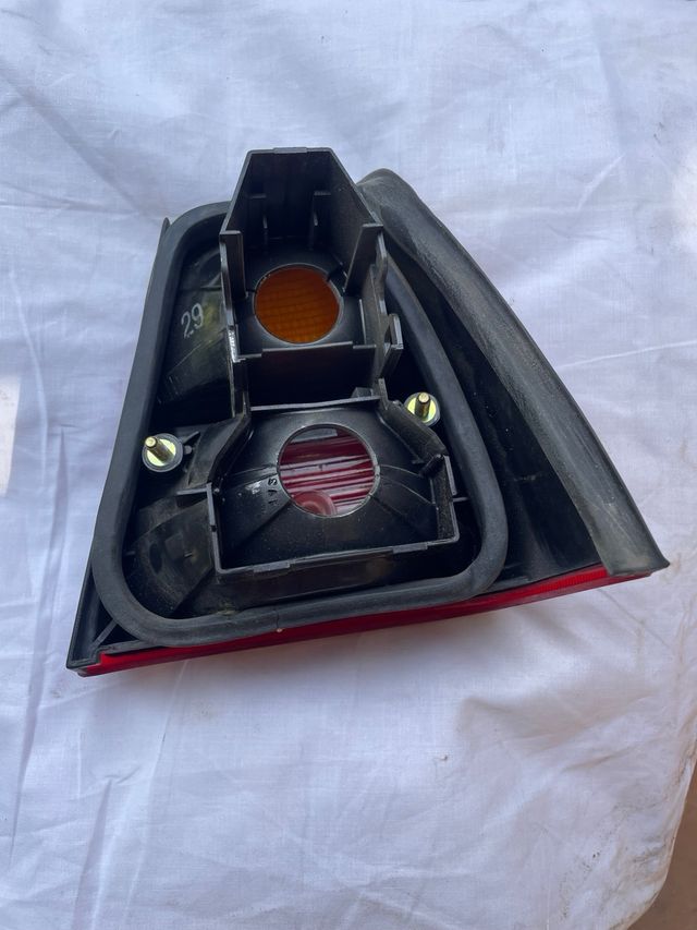 Piloto Trasero VW Passat MK3 Izquierdo