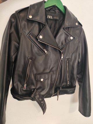 Chaqueta negra Zara - polipiel