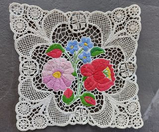 Centrino artigianato ungherese