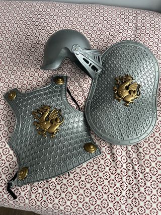Armadura medieval niño: Casco, escudo
