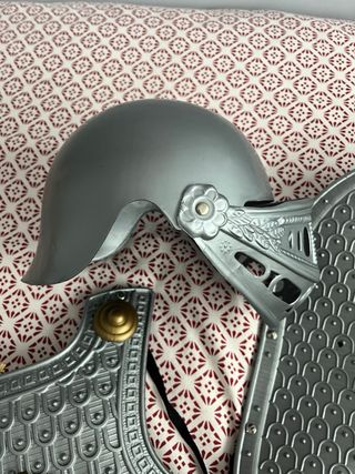 Armadura medieval niño: Casco, escudo
