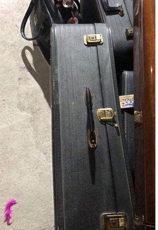 Maleta vintage con juego dentro
