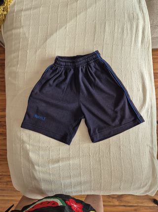 Pantalón corto chandal colegio Norfolk. Talla 8