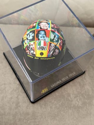Mini casco Valentino Rossi 46 Laguna Seca 2010