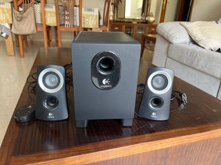 Altavoces Logitech 2.1