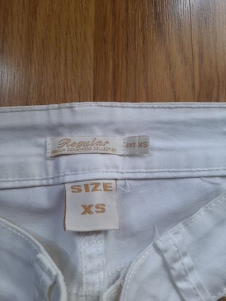 Pantalones pitillo blancos