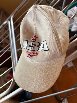 Gorra negra de piel y Reebok vintage USA del 96