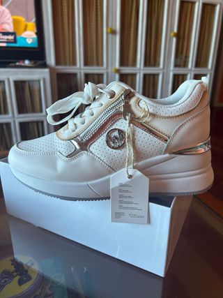 Zapatillas blancas estilo Michael Kors