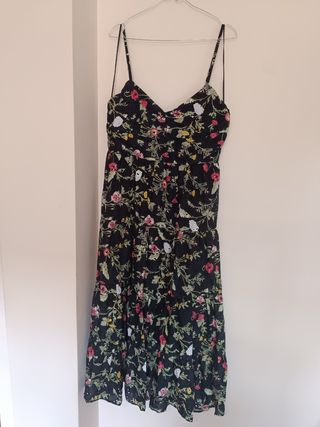 Vestido midi estampado bordados perforados
