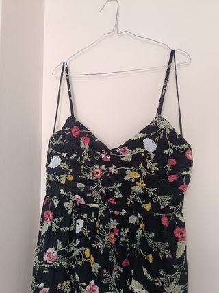 Vestido midi estampado bordados perforados