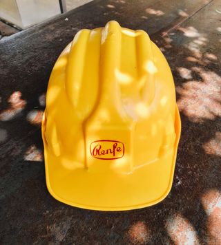 Casco Renfe amarillo finales años 50