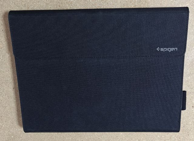 Teclado Surface Pro y funda SPIGEN 