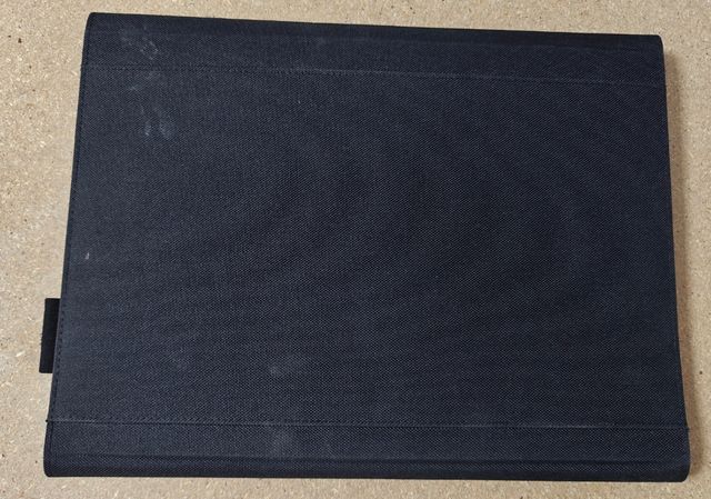 Teclado Surface Pro y funda SPIGEN 