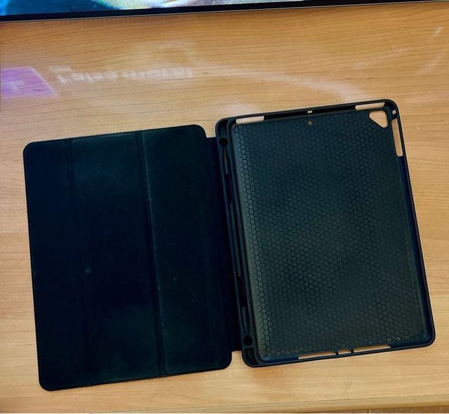 Funda negra iPad Air 5ª Gen