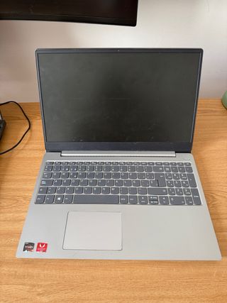 Portátil Lenovo 330S plateado
