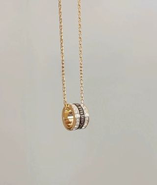 Collar Dior - Anillo Dorado con Cristales