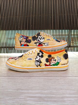 Zapatillas Vans Mickey Mouse pintadas a mano
