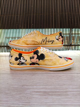 Zapatillas Vans Mickey Mouse pintadas a mano