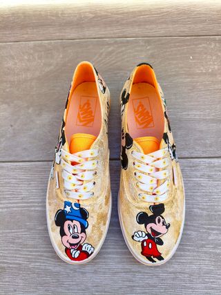 Zapatillas Vans Mickey Mouse pintadas a mano