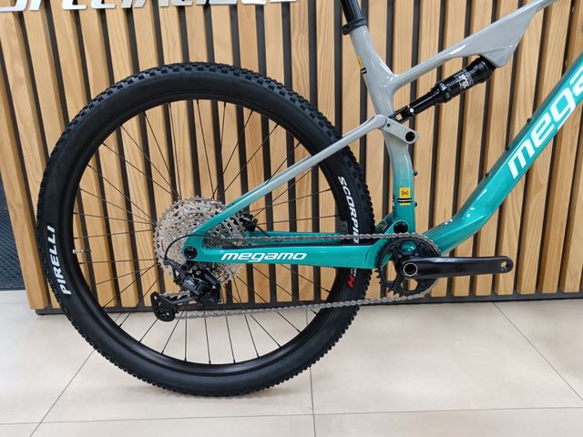 MEGAMO TRACK BUFF-MEGAMO 2025