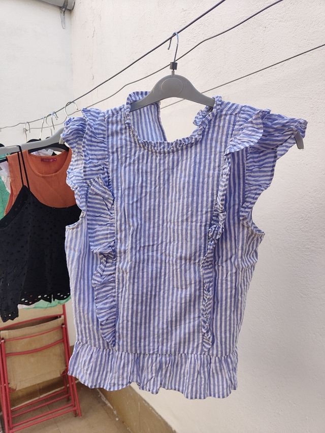 4 vestidos.1 bata 4 camisas.3 top .1 camiseta.