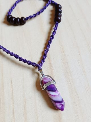 Collar macramé morado