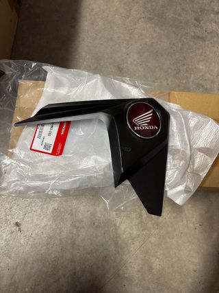Tapa logo Honda Africa Twin