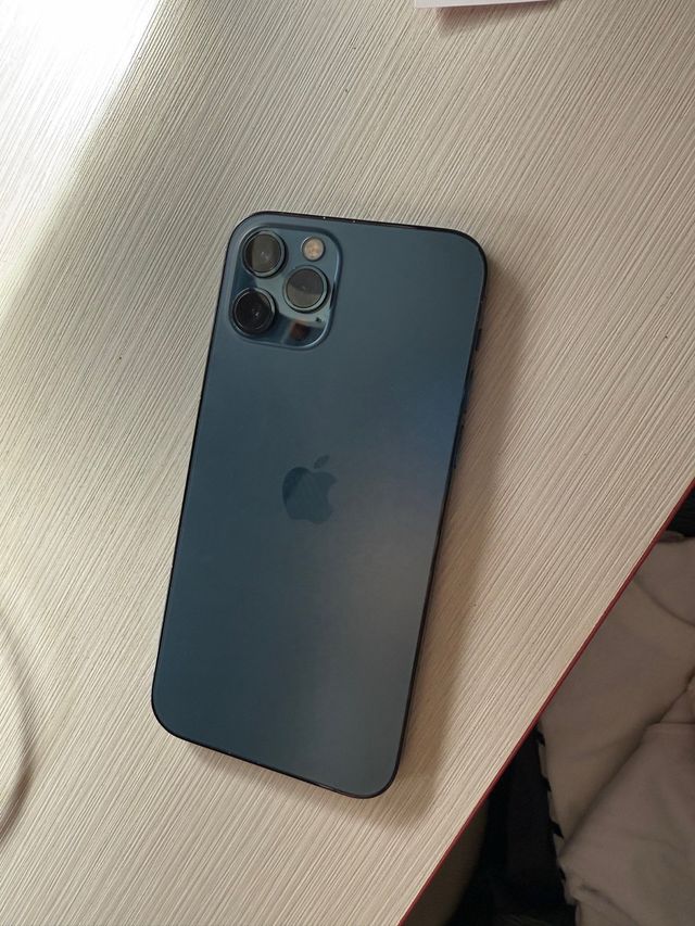 iPhone 12 Pro Azul Marinho