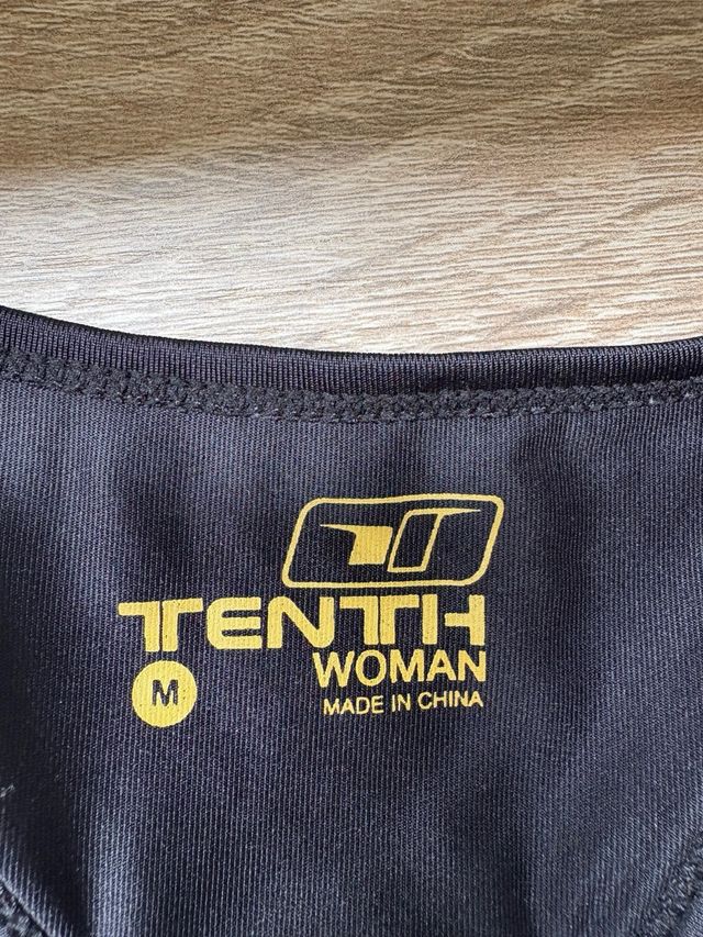 Top deportivo Tenth Woman