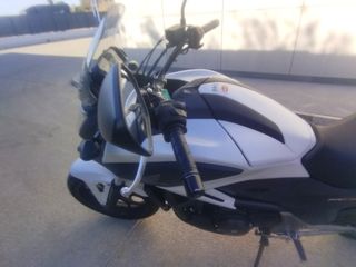 Honda NC700X - Moto blanca