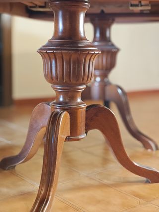 Mesa Comedor Madera Maciza más 6 sillas 
