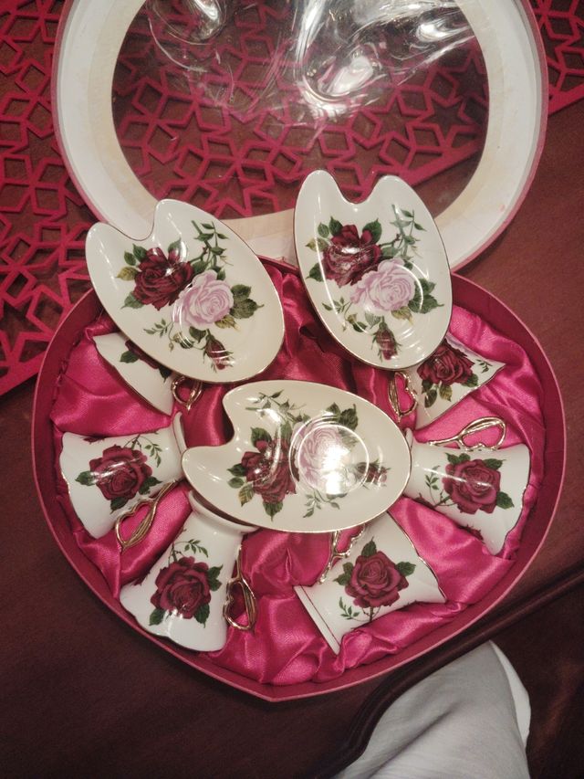 Juego tazas porcelana rosas