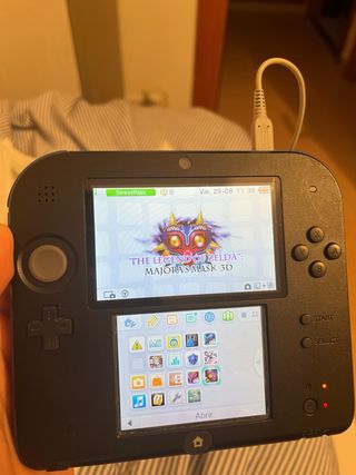 Nintendo 2DS negra + 6 juegos
