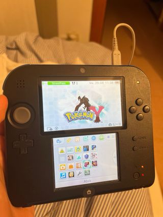 Nintendo 2DS negra + 6 juegos