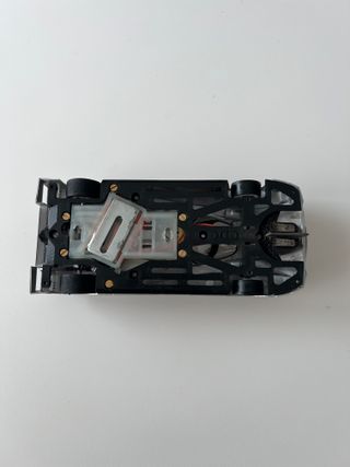 Coche Lola Aston Martin LMP Slot (scalextric)