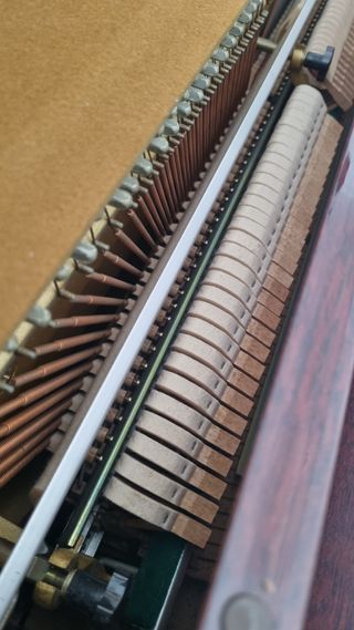 Piano Yamaha M108N - Piano de pared