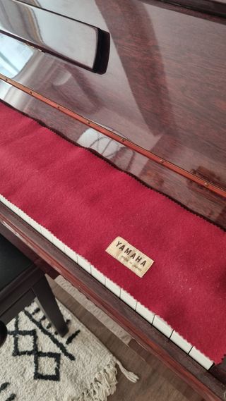 Piano Yamaha M108N - Piano de pared